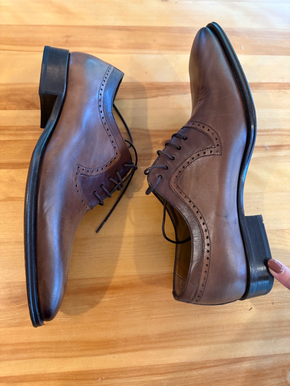 Mezlan Brown Leather Lace-Up Oxfords with Brogue Detail